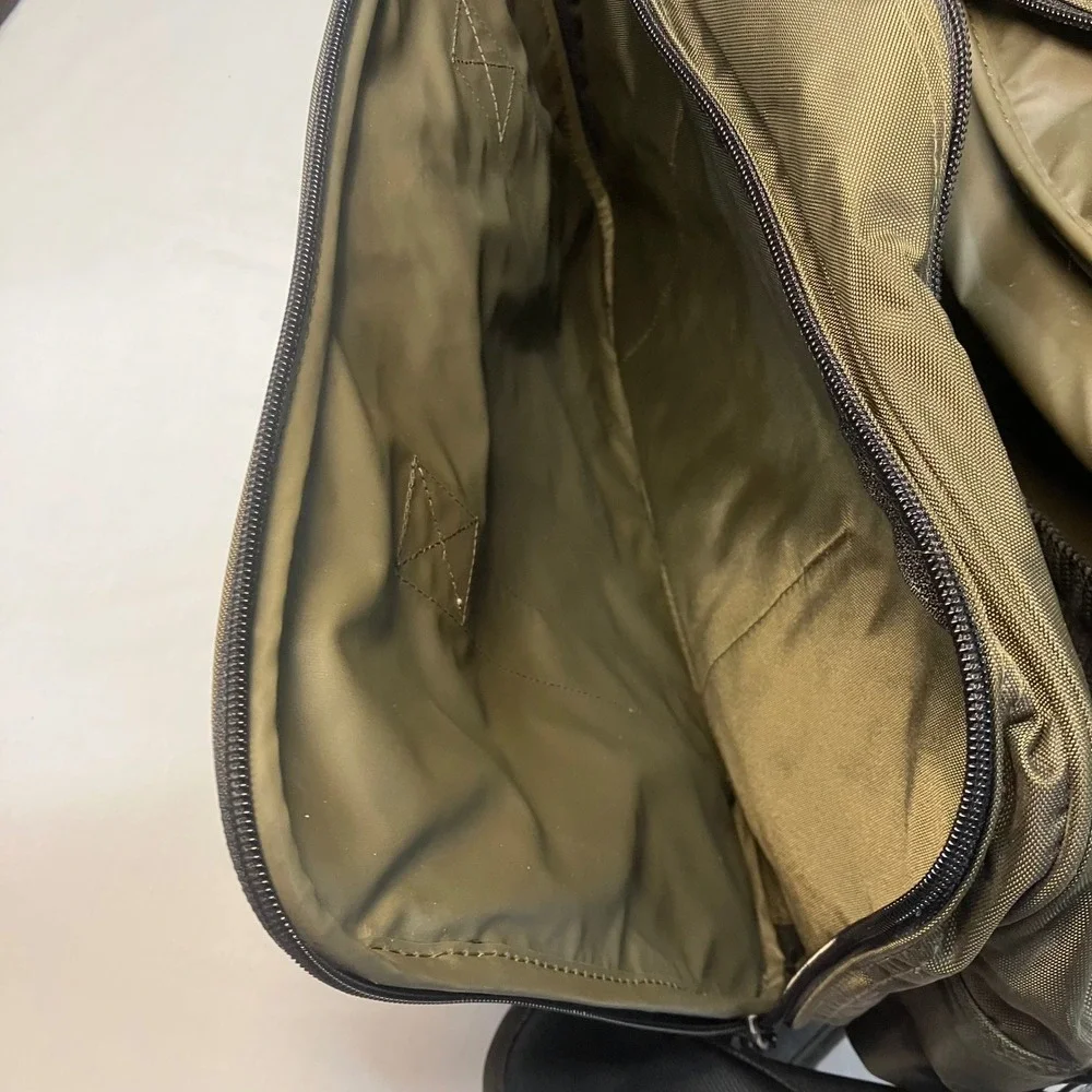 Lands End Direct Merchants Olive Green Nylon‎ Messenger Bag Multi Pocket Travel
